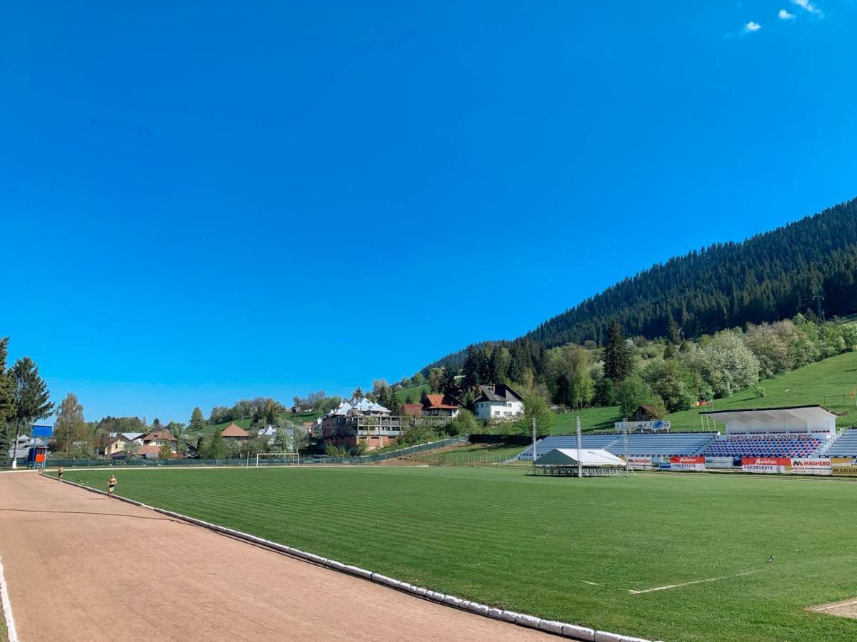 Vila Stadion Câmpulung Moldovenesc Eksteriør billede